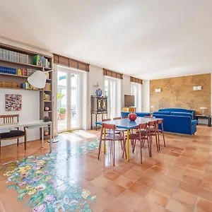 Guest house Terrazza Monteroduni 16, Naples